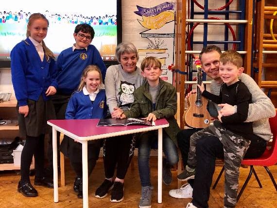 Environmentalist meets green pupils on day off