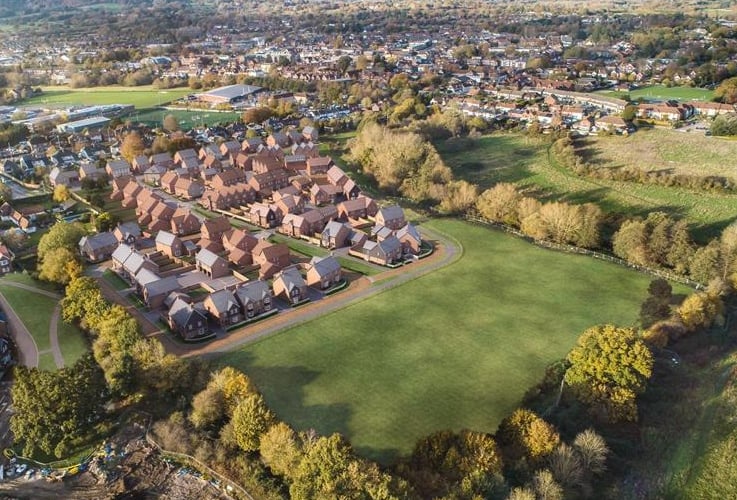 Goodyer Meadow, located to the rear of David Wilson Homes’ Causeway Farm development, was purchased by Petersfield Town Council in 2018 so that it could be retained as a green space for members of the public to enjoy. The council’s intention is to create a small ‘country park’ which will complement the other green spaces that Petersfield Town Council maintains.