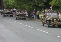 Convoy of military vehicles passes through Alton