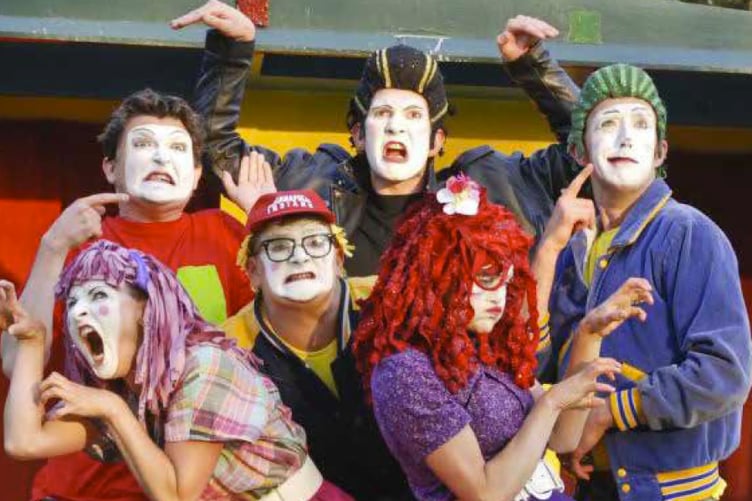 Rude Mechanical Theatre Company.