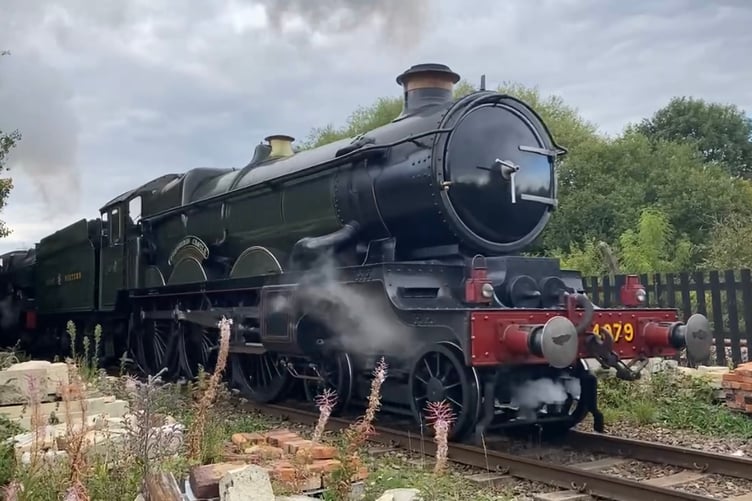 Steam locomotive Pendennis Castle.
