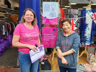 Slimmers donate clothes worth £2,500 to Alton charity shop