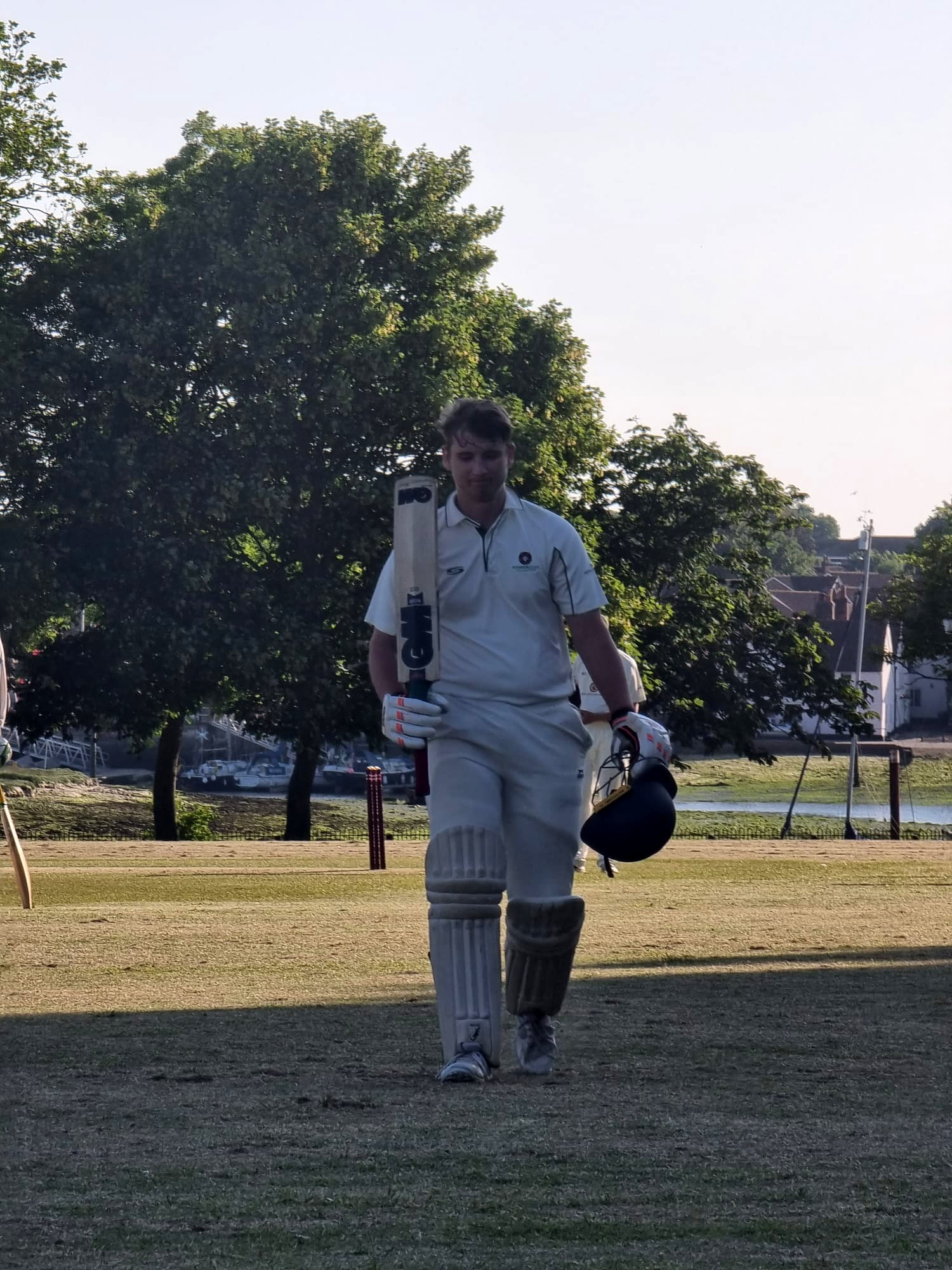 Trio of sixes from James Longland finishes off Petersfield victory