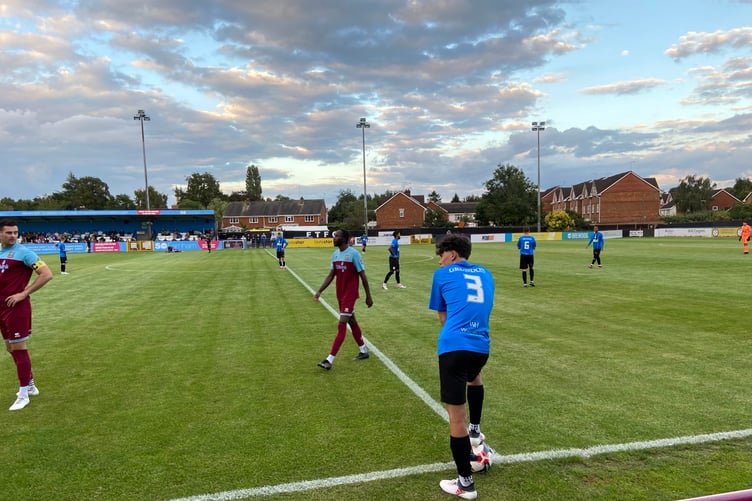 Farnham Town beat Sandhurst Town 4-0