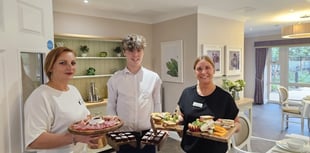 Say cheese as Horndean care home thanks neighbours for patience