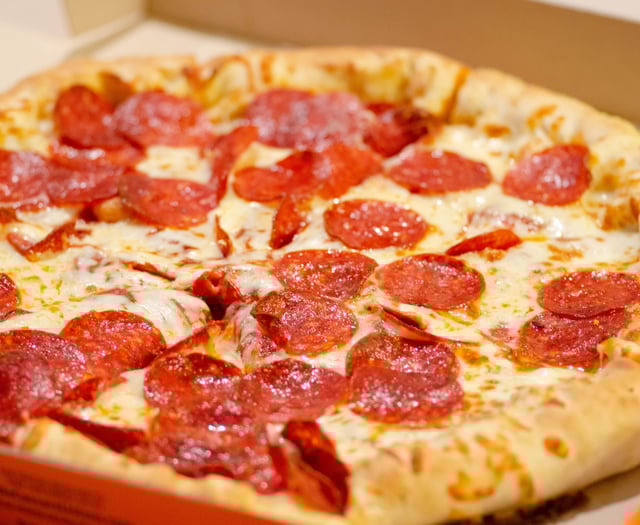 Wood-fired pizza van applies to keep trading in Chiddingfold