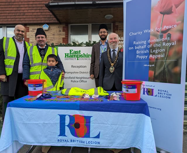 Ahmadiyya Muslim Elders Association gives Poppy Appeal a boost