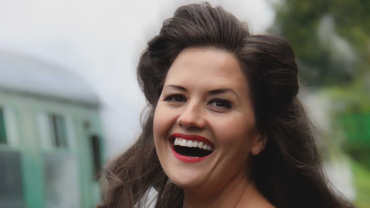 Singer's 40s-themed show in The Shed will follow Remembrance event ...
