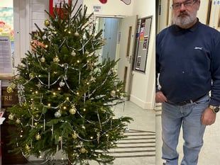 Alton Community Association loves its Christmas tree