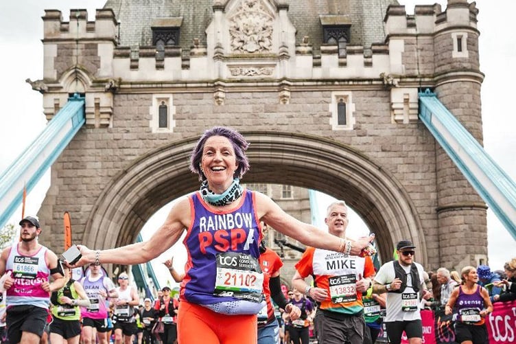 Anna Rainbow runs London Marathon 2024