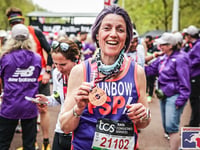 Petersfield woman finishes London Marathon in memory of her mum