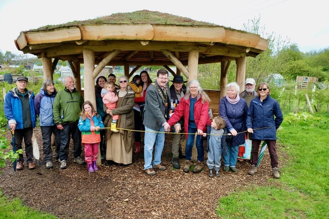 Petersfield Community Garden Shelter Opened