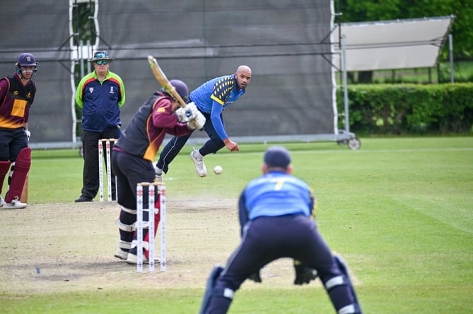 Alton bowler Bash Walters in action against St Cross Symondians (Photo: Howard Gadsby)