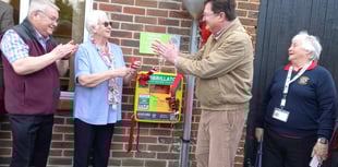 Heartfelt thanks as £2.5k defibrillator unveiled on Petersfield estate