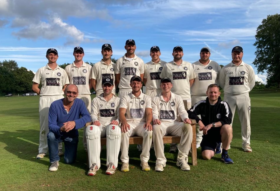 Farnham sneak home in final-over thriller