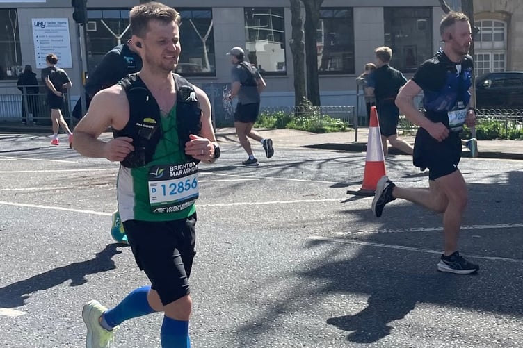 Julian Reading bringing the HBAC team home at the Brighton Marathon