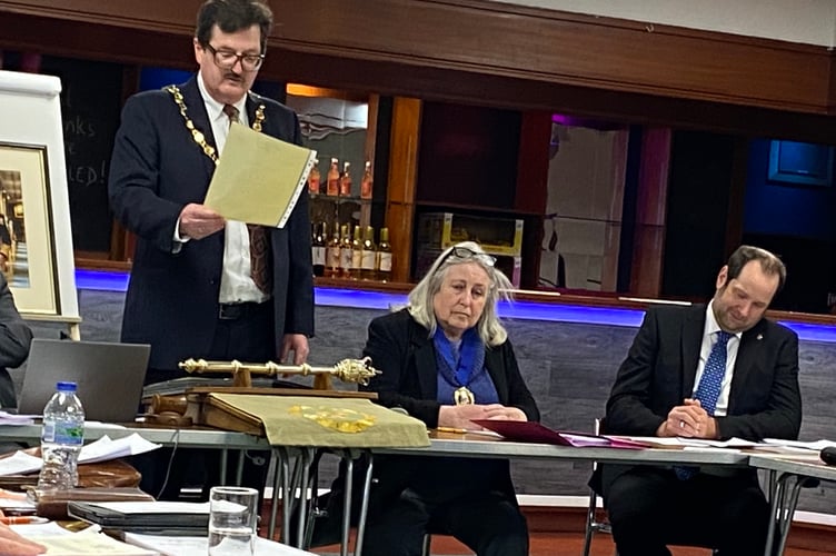 JC Crissey Lesley Farrow Mayoral Vote