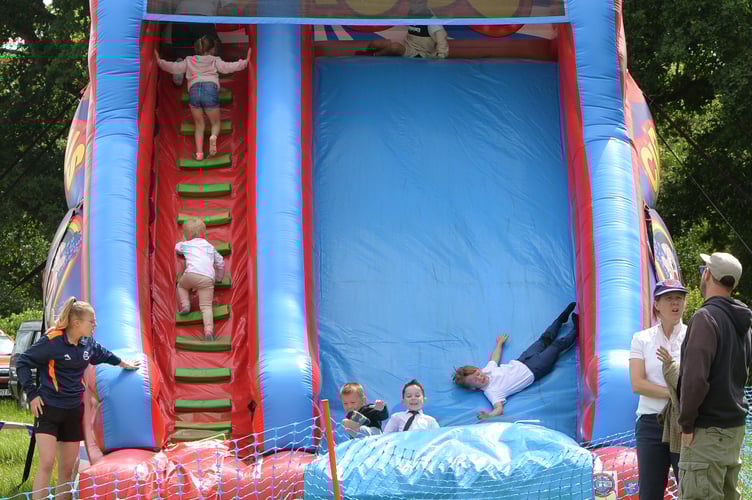 Froxfield Primary School / Fawley Farm Feed Horse & Dog Show