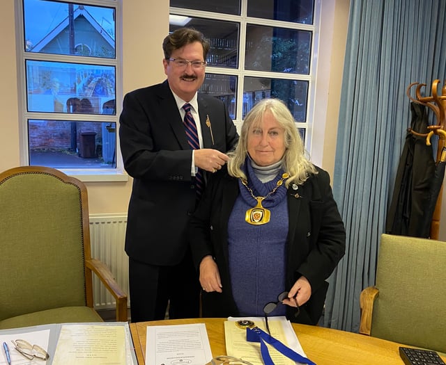 Praise from new mayor as JC retires to back benches