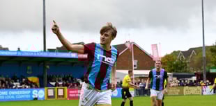Superb Town sweep aside Kingstonian in style