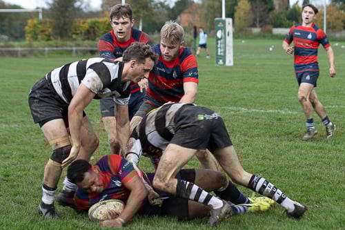 Farnham extend unbeaten run with impressive win against Chichester