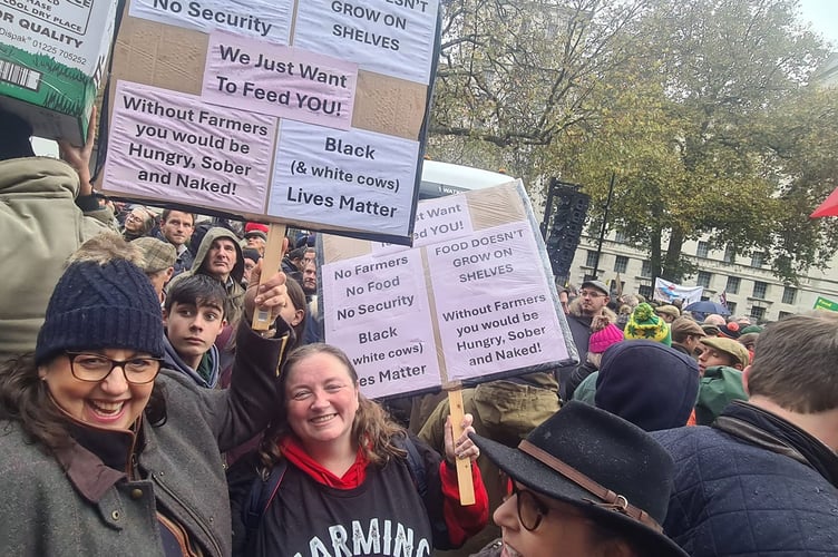 Petersfield farmers protest Whitehall