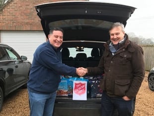 Councillor helps hand out festive hampers to families