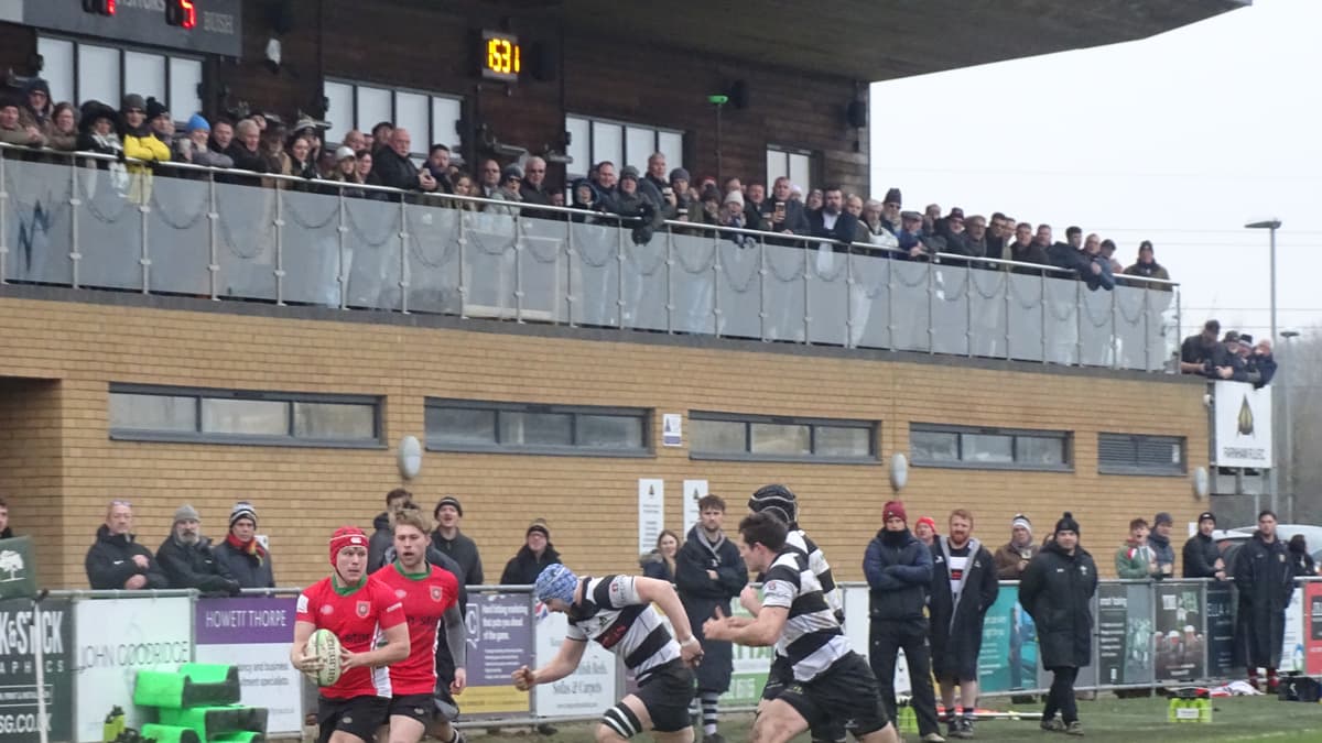 League leaders Farnham beat Petersfield in Regional Two South Central ...