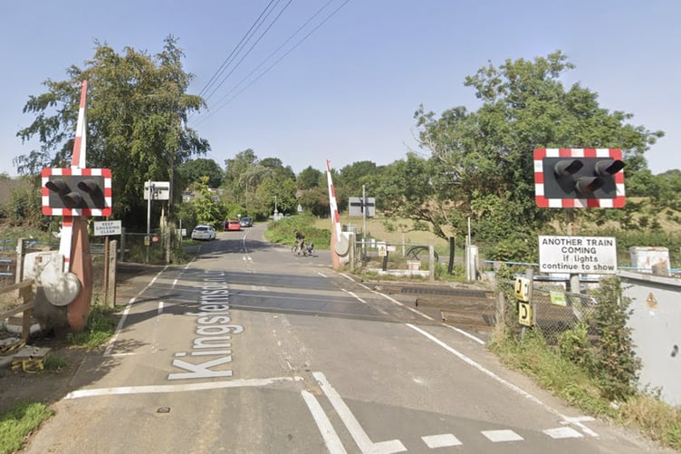 Kingsfernsden Lane level crossing in Petersfield