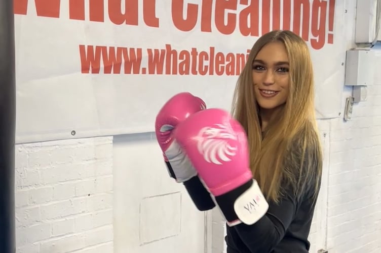 Beauty queen, Rheanna Cartier, who has swapped the catwalk for the boxing ring. Release date March 24 2025. A glamorous beauty queen swapped the catwalk for the boxing ring to fight in her first ever match and prove she's "more than her looks". A glamorous beauty queen swapped the catwalk for the boxing ring to fight in her first ever match - and won. Rheanna Cartier, 21, was left a "shy and awkward" teenager after being bullied at school but had the last laugh by becoming an international bikini model. And now she's fought back against the bullies one step further after stepping into the boxing ring for her first ever fight.