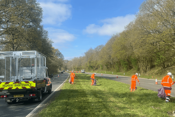 East Hampshire Norse crews were out clearing litter from early to mid-April 2025.