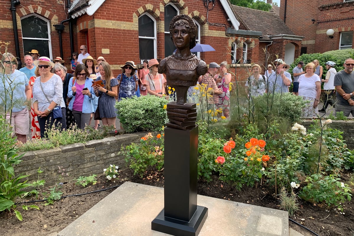 Peeps into the Past: Why Jane Austen's Alton statue faces her brother's bank
