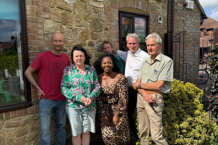 Damian Hinds Crossover Liss Visit PIC1