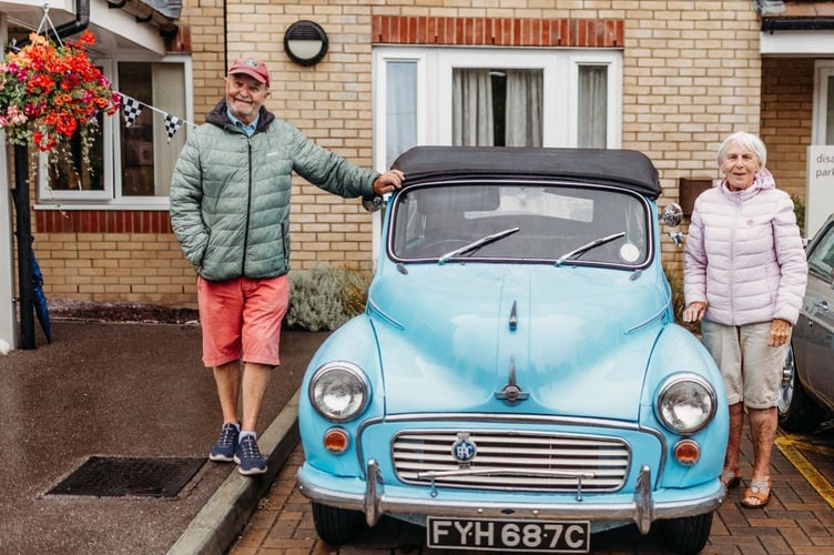 Pear Tree Court Horndean classic cars PIC2