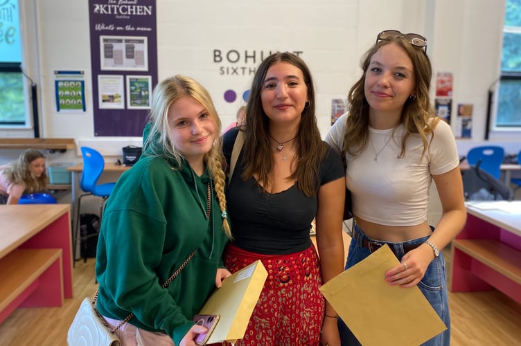 Bohunt Trio Olivia Amelia Alice