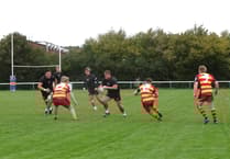 Windswept victory but no bonus point try for Petersfield