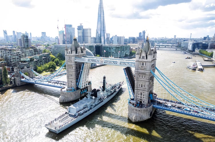 PICTURES OF THE YEAR 2025 - THE BEST OF THE BIG LADDER:
LONDON: HMS Sutherland makes its way under Tower Bridge in London today (monday) on a short visit. It will be moored up next to HMS Belfast. The ship acts as a patrol ship and fleet escort, and also engages in counter-terrorism, people trafficking, and surveillance operations
Photograph By Chris Gorman / BIg Ladder. 12th May 2025.
