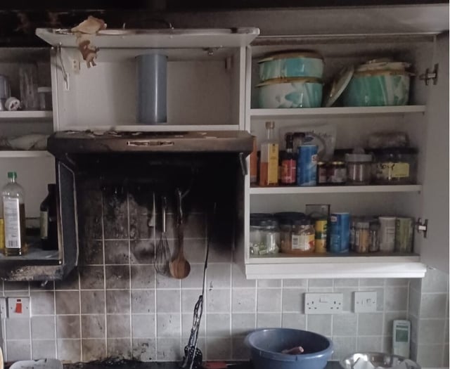 Woman treated for burn following chip pan fire at Horndean house