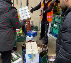 Young Muslim volunteers deliver 1.5 tonnes of food to charity