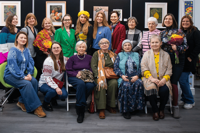 Ukrainian women exhibit landscapes of their country