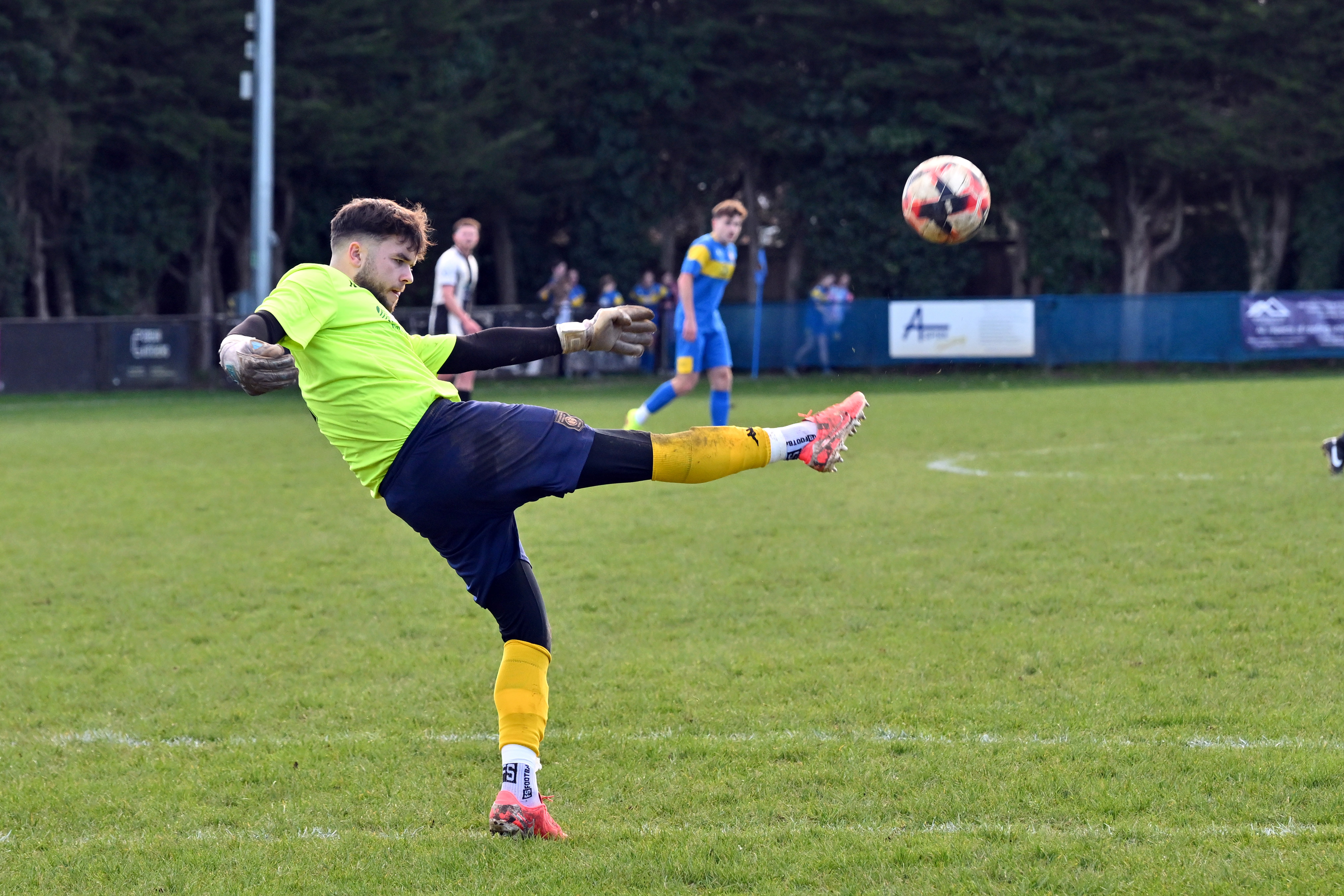 Petersfield Town fall to narrow defeat at home to Brockenhurst ...