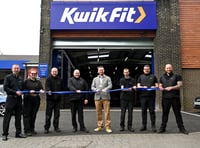 Petersfield mayor opens new Kwik Fit centre