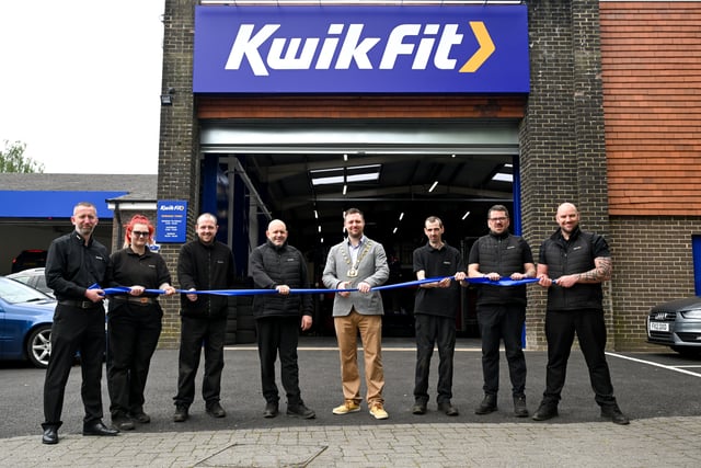 Petersfield mayor opens new Kwik Fit centre