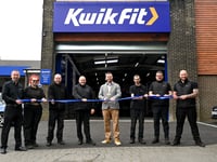 Petersfield mayor opens new Kwik Fit centre