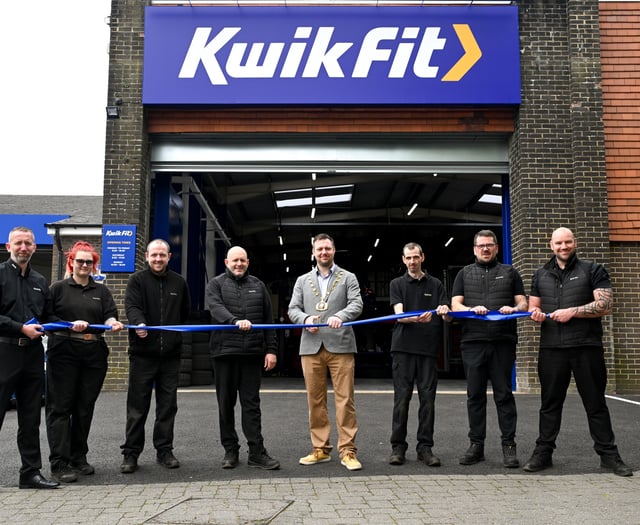 Petersfield mayor opens new Kwik Fit centre