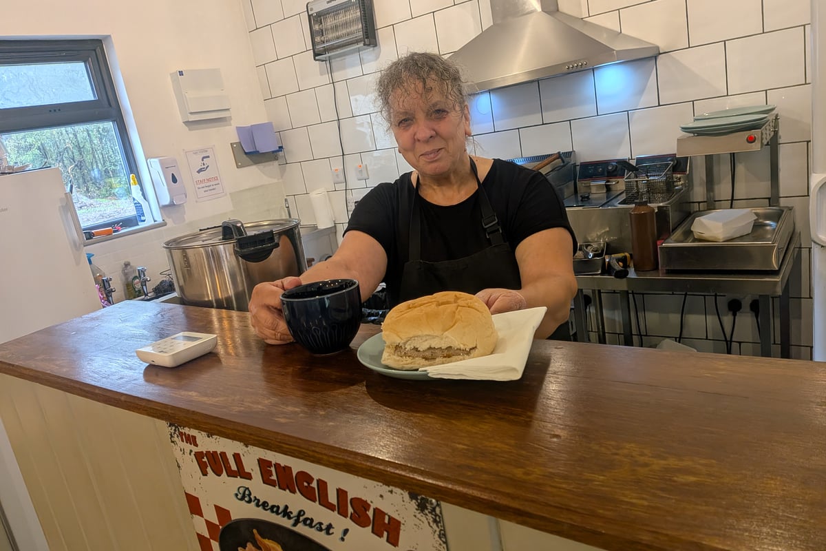 'I do a mean full English' - popular roadside chef takes over 'hidden' cafe near A3